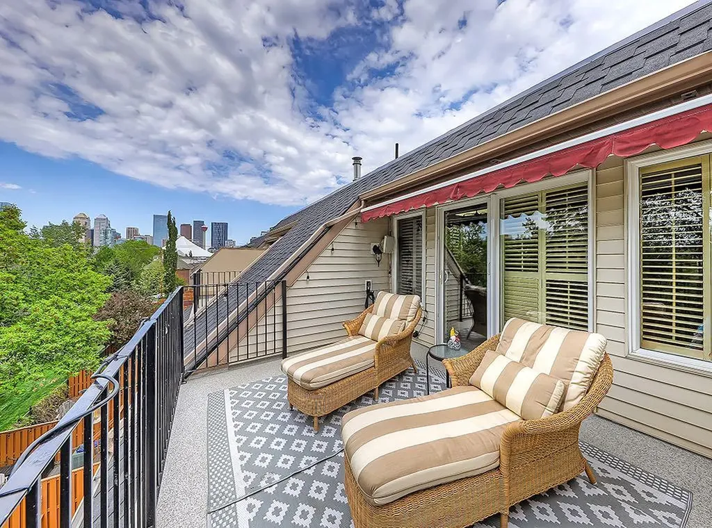 2423 Erlton Street SW Calgary AB T2S 2V9