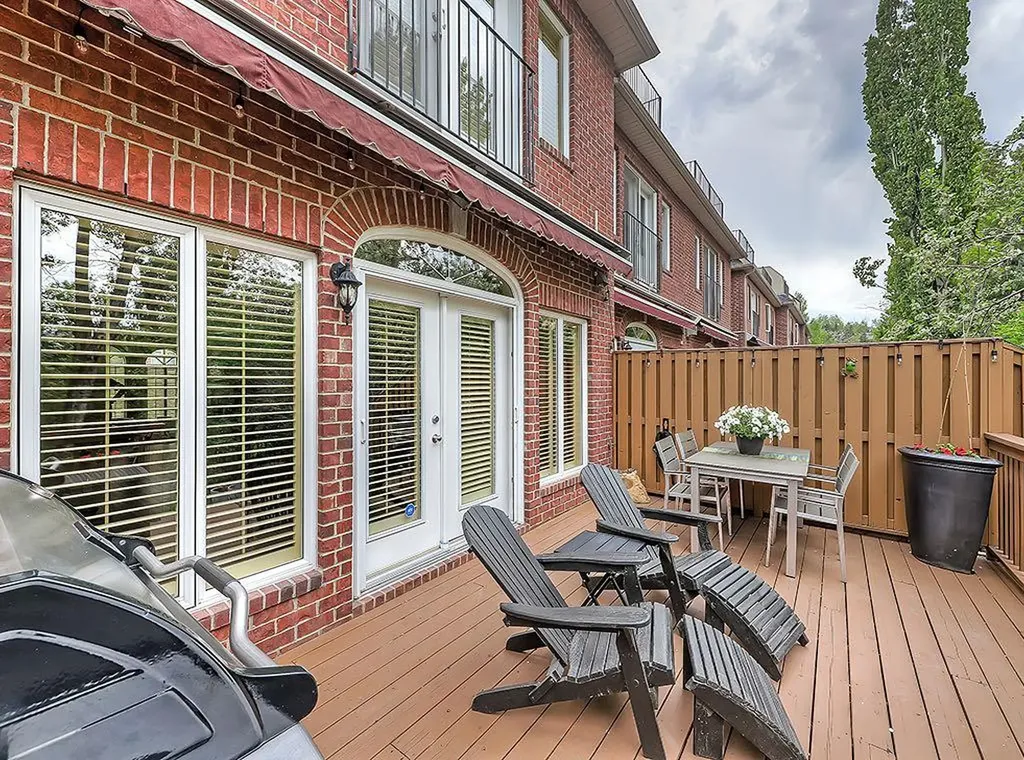 2423 Erlton Street SW Calgary AB T2S 2V9