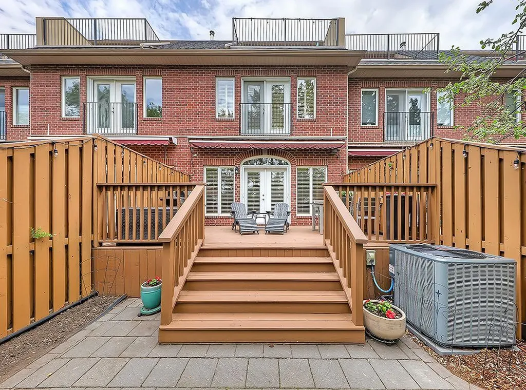 2423 Erlton Street SW Calgary AB T2S 2V9