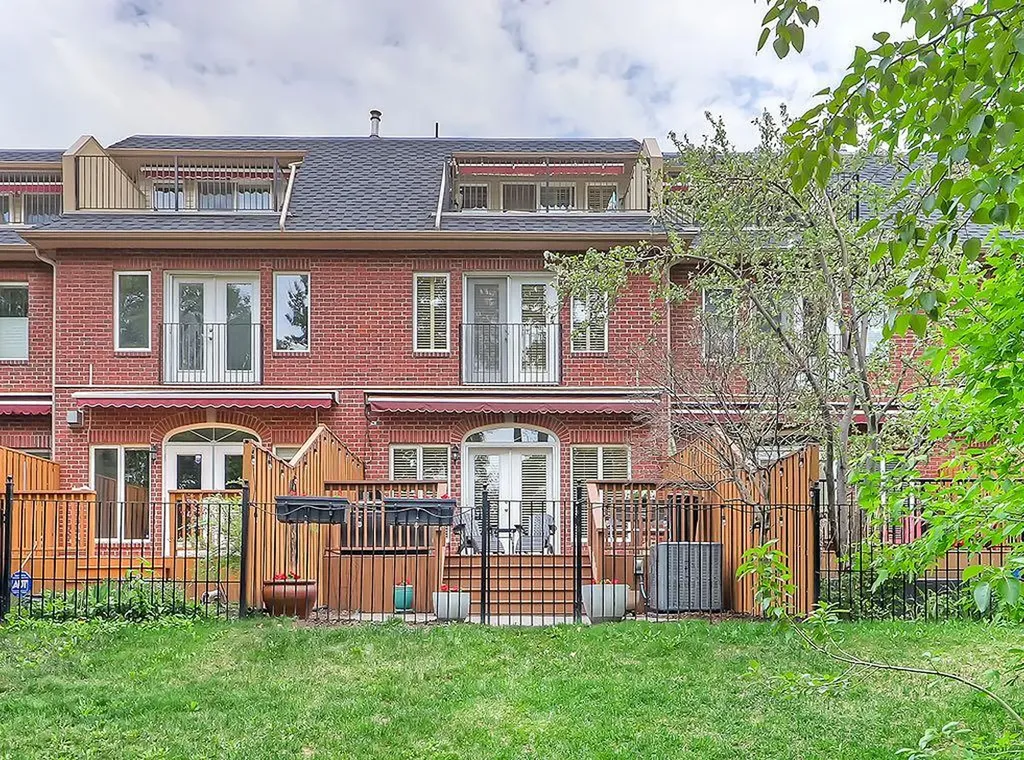 2423 Erlton Street SW Calgary AB T2S 2V9