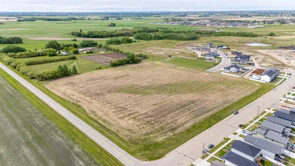 4602 34 Street Lacombe AB T4L 0B0