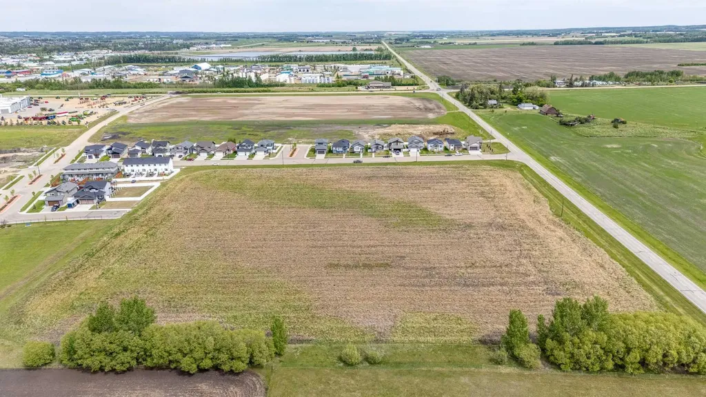 4602 34 Street Lacombe AB T4L 0B0
