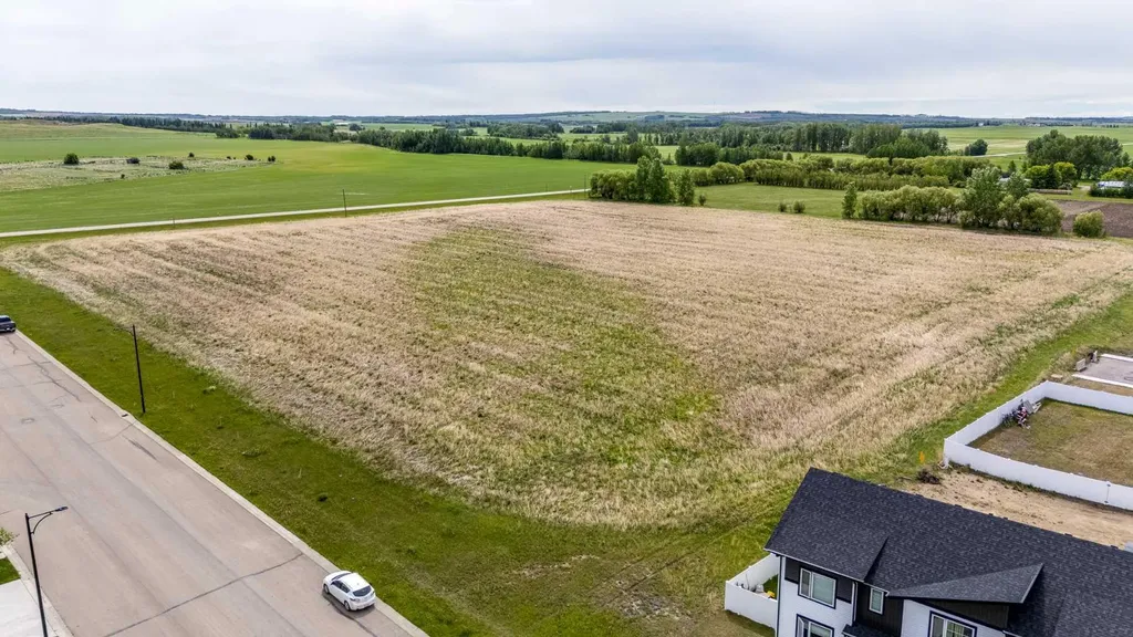 4602 34 Street Lacombe AB T4L 0B0
