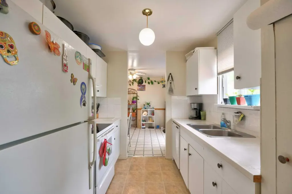 517 55 Avenue W Claresholm AB T0L 0T0