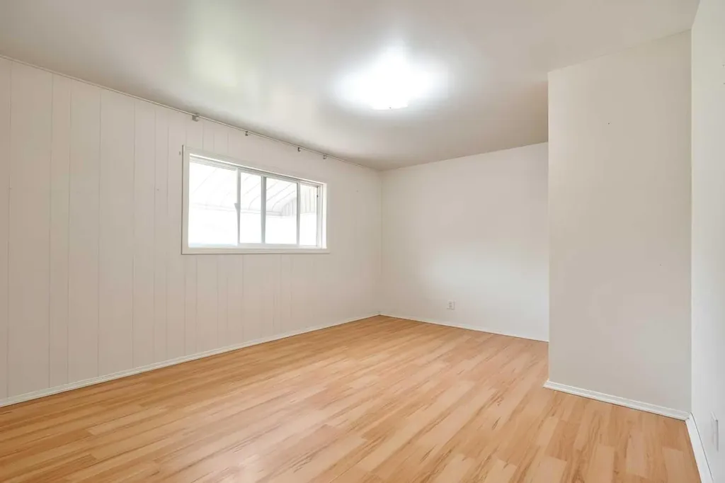 517 55 Avenue W Claresholm AB T0L 0T0