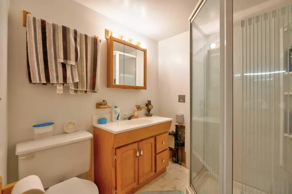 517 55 Avenue W Claresholm AB T0L 0T0