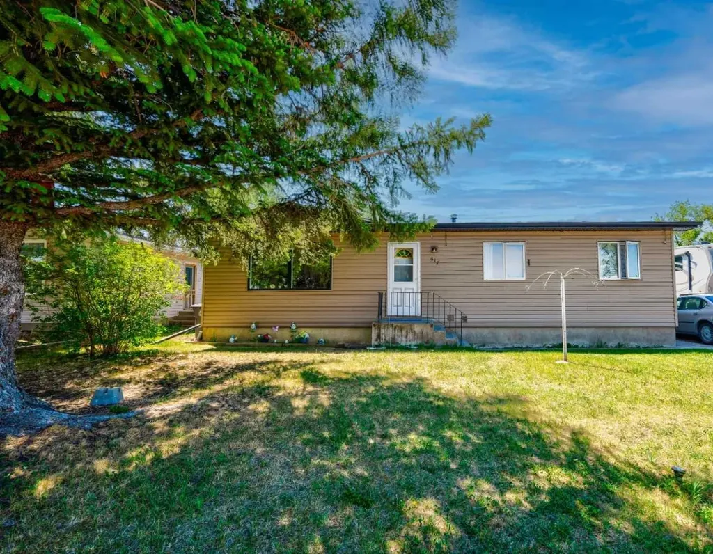 517 55 Avenue W Claresholm AB T0L 0T0