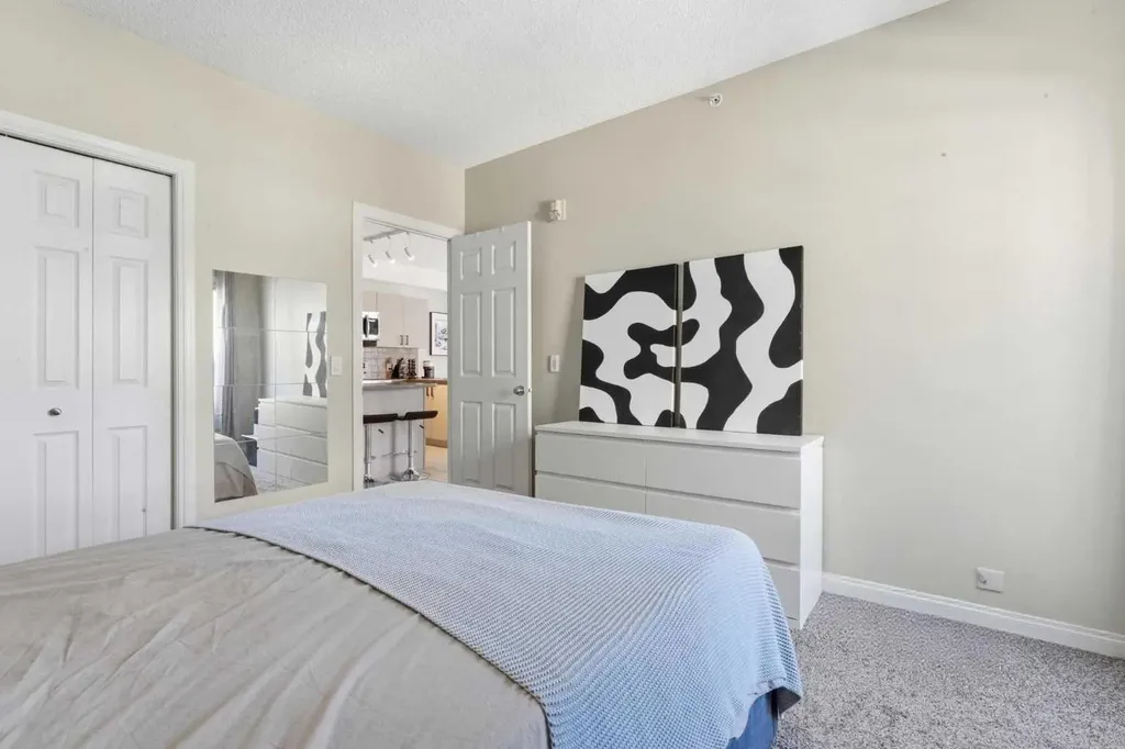 108 15 Avenue SE Calgary AB T2G 5R9