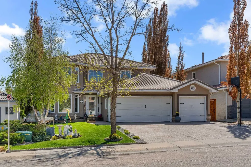 33 Edgevalley Way NW Calgary AB T3A 4X7