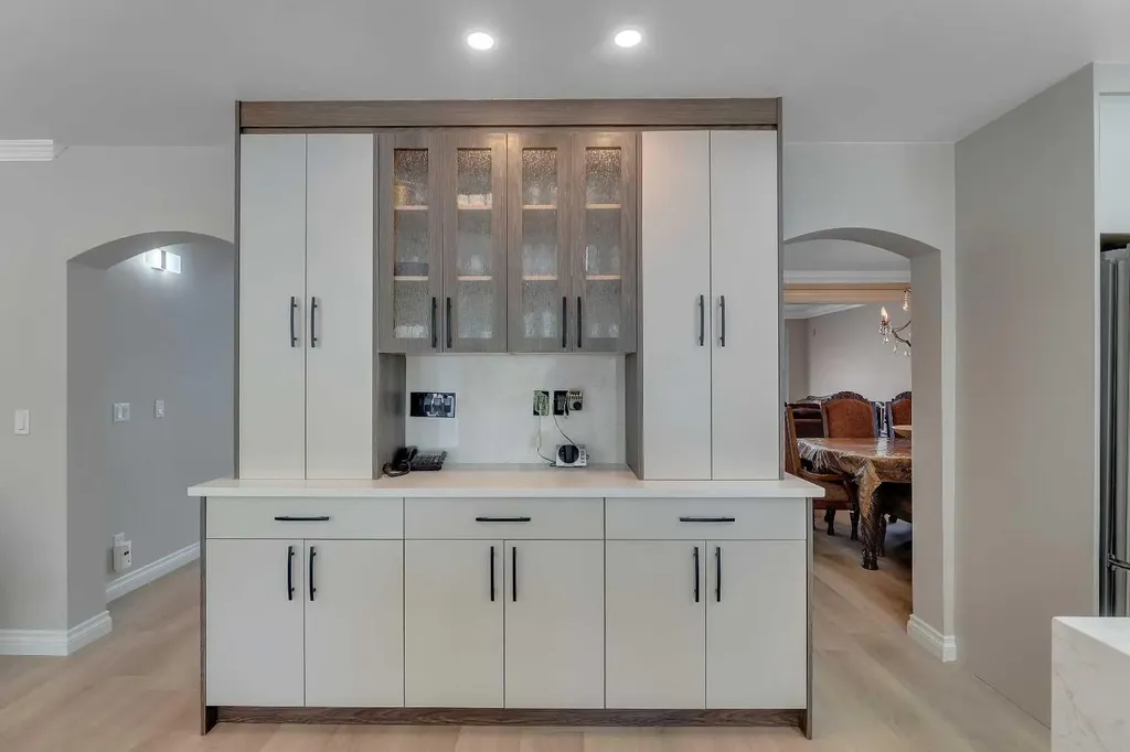 33 Edgevalley Way NW Calgary AB T3A 4X7