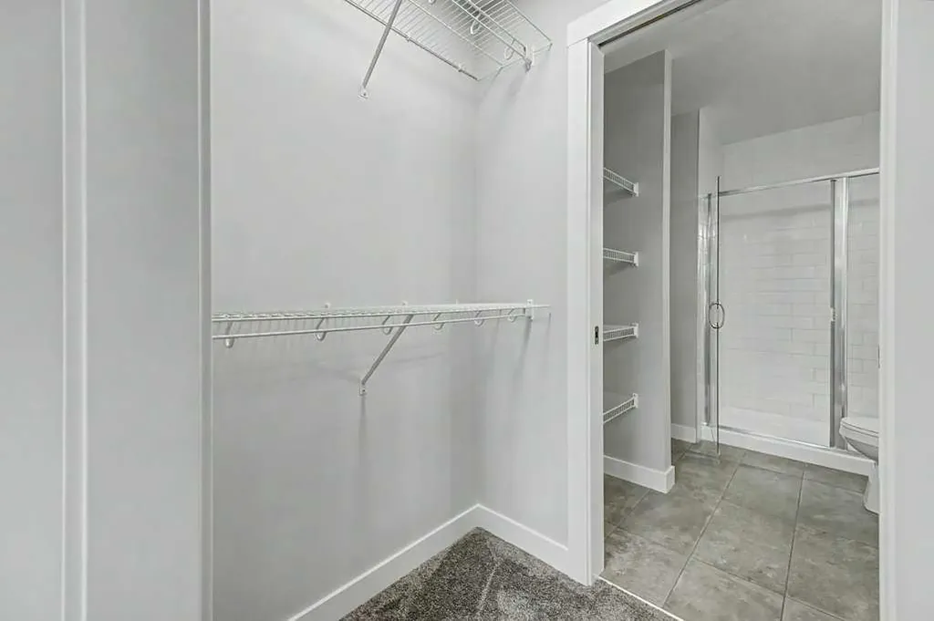 142 Sovereign Common SW Calgary AB T3C 3Y3