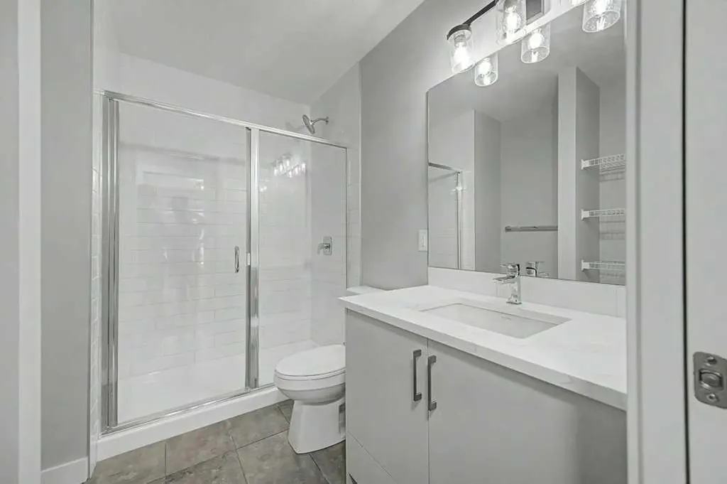 142 Sovereign Common SW Calgary AB T3C 3Y3