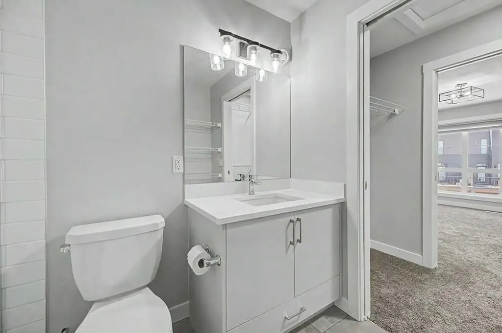 142 Sovereign Common SW Calgary AB T3C 3Y3