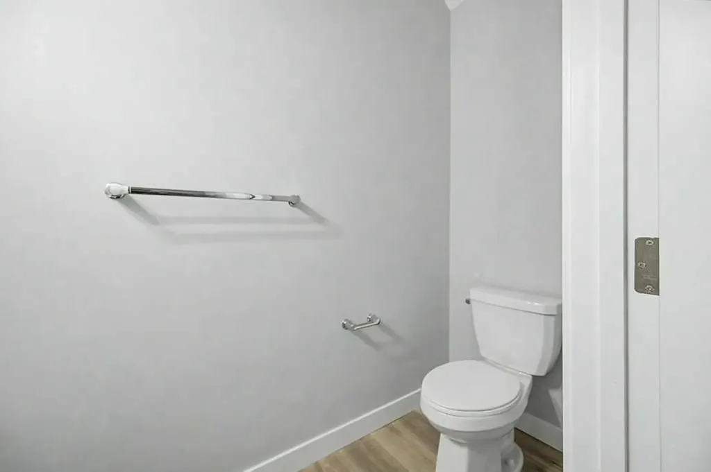 142 Sovereign Common SW Calgary AB T3C 3Y3