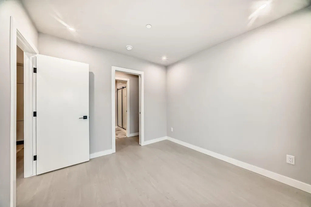 8375 Broadcast Avenue SW Calgary AB T3H 6L3