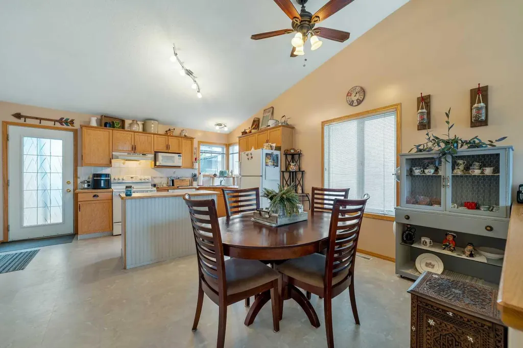 781 Red Crow Boulevard W Lethbridge AB T1K 7M4
