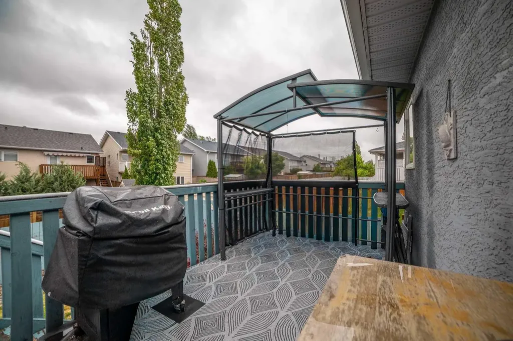 781 Red Crow Boulevard W Lethbridge AB T1K 7M4