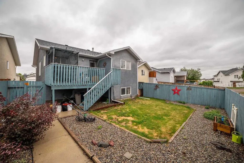 781 Red Crow Boulevard W Lethbridge AB T1K 7M4