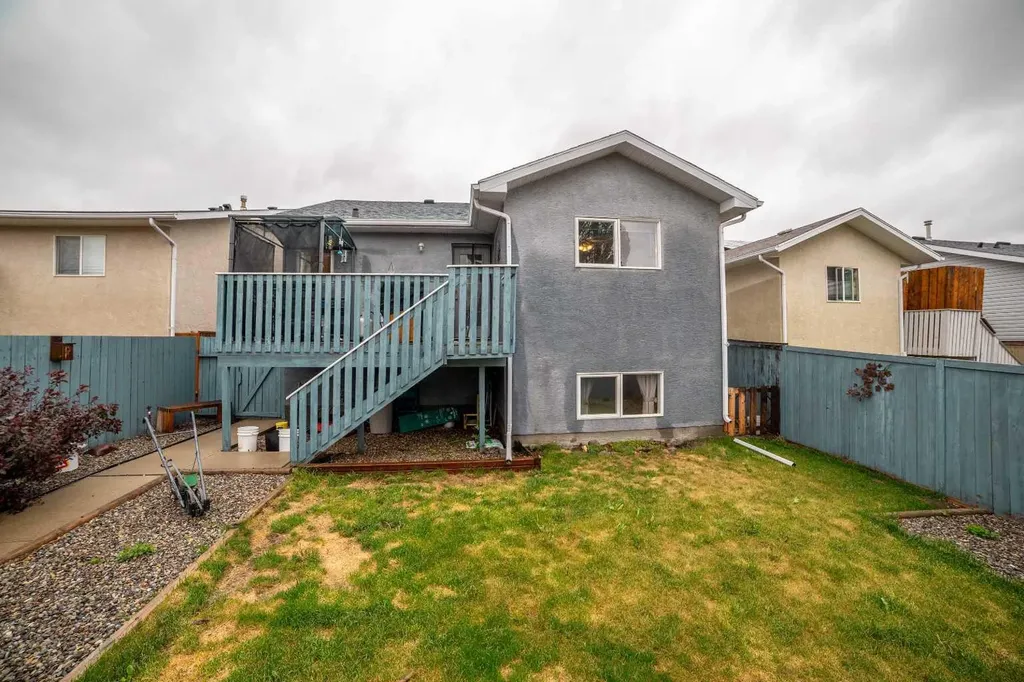 781 Red Crow Boulevard W Lethbridge AB T1K 7M4