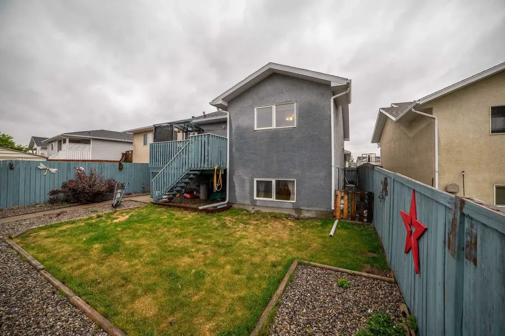 781 Red Crow Boulevard W Lethbridge AB T1K 7M4