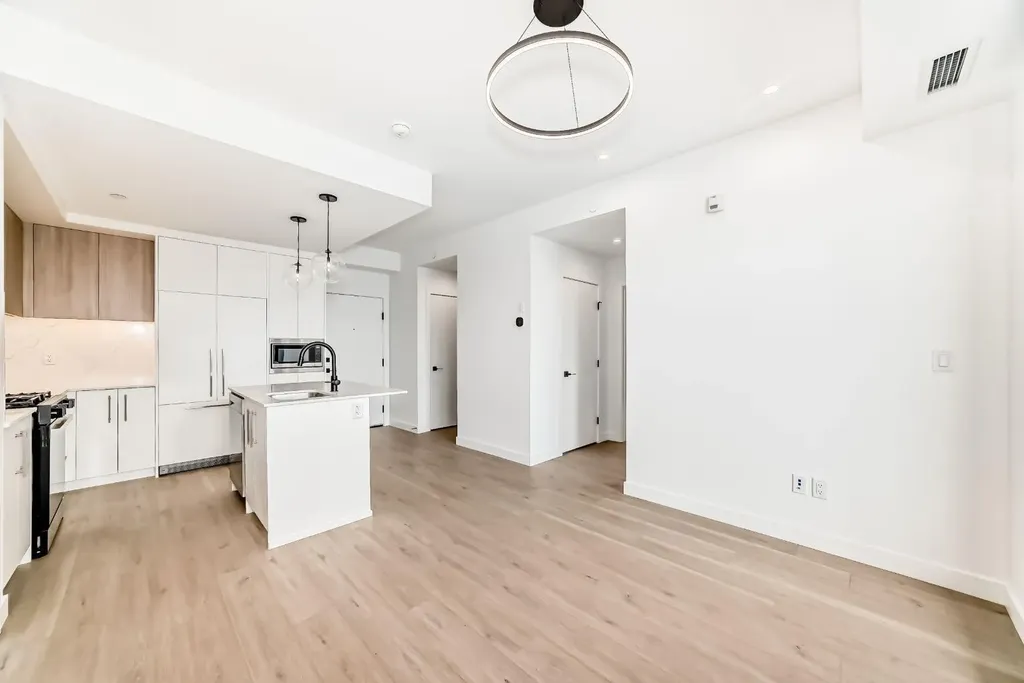 8375 Broadcast Avenue SW Calgary AB T3H 6L3