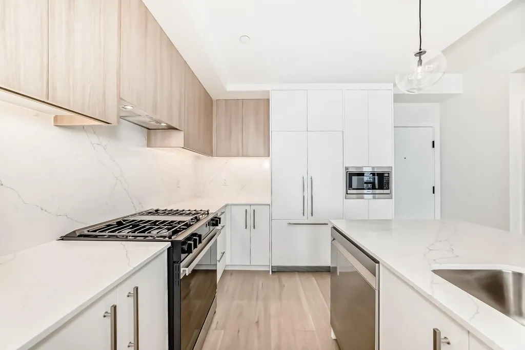 8375 Broadcast Avenue SW Calgary AB T3H 6L3
