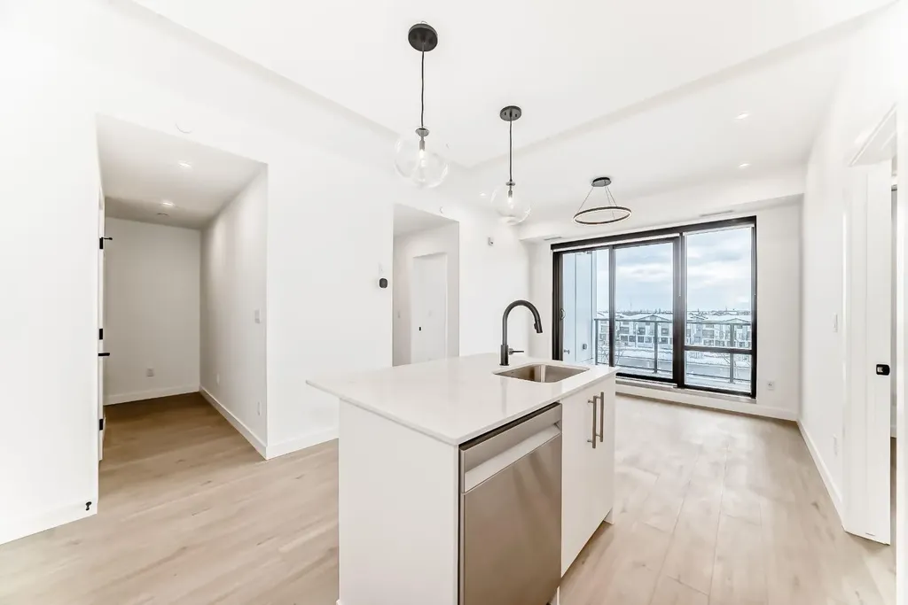 8375 Broadcast Avenue SW Calgary AB T3H 6L3
