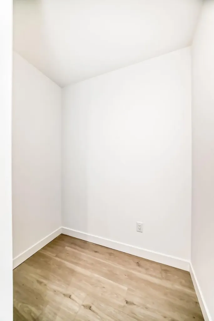 8375 Broadcast Avenue SW Calgary AB T3H 6L3