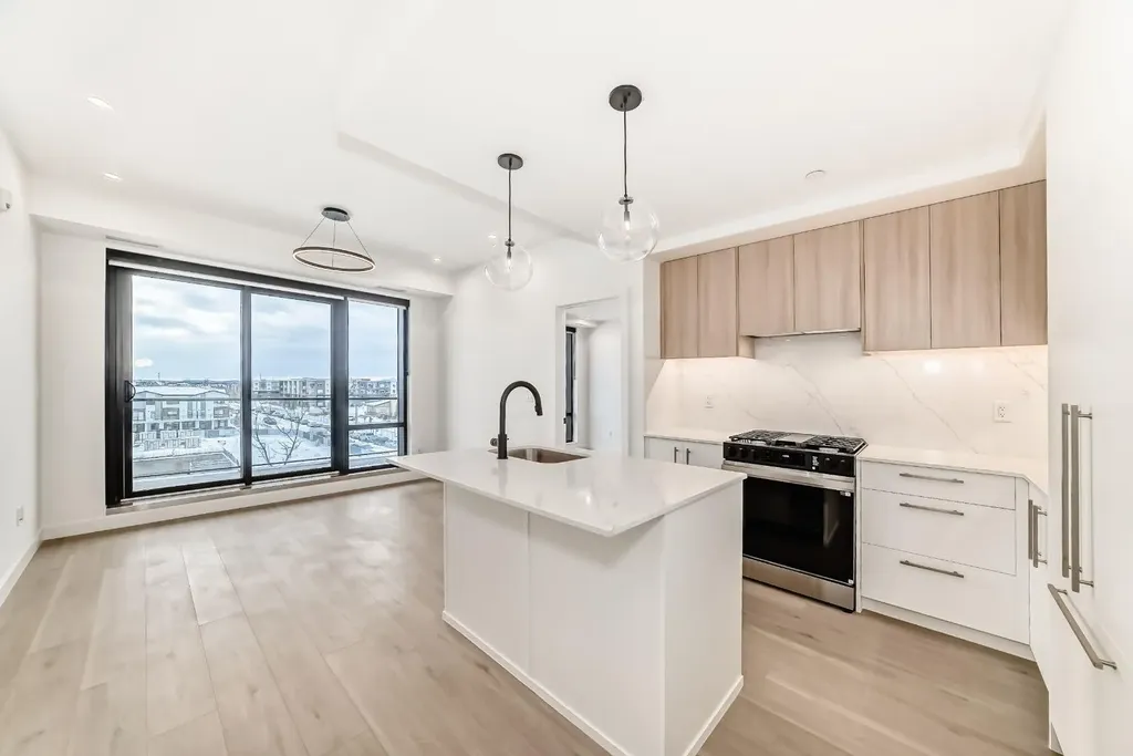 8375 Broadcast Avenue SW Calgary AB T3H 6L3