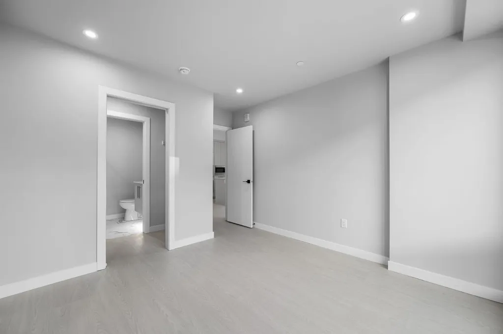 8375 Broadcast Avenue SW Calgary AB T3H 6L3