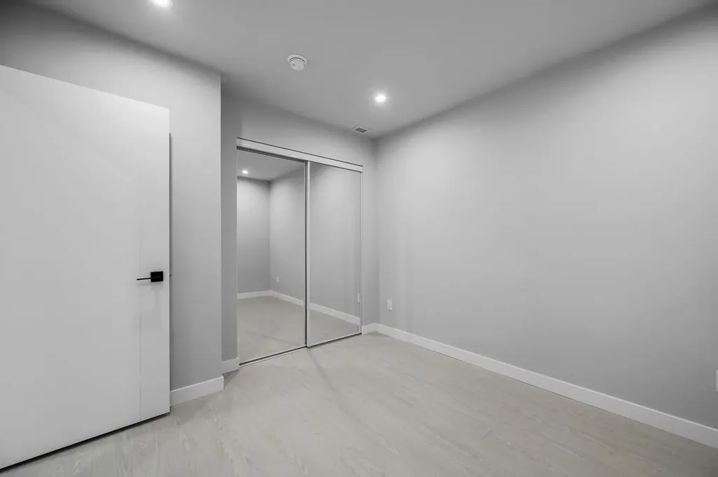 8375 Broadcast Avenue SW Calgary AB T3H 6L3