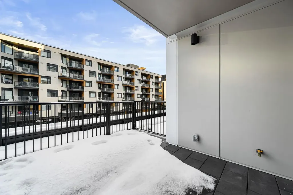 8375 Broadcast Avenue SW Calgary AB T3H 6L3