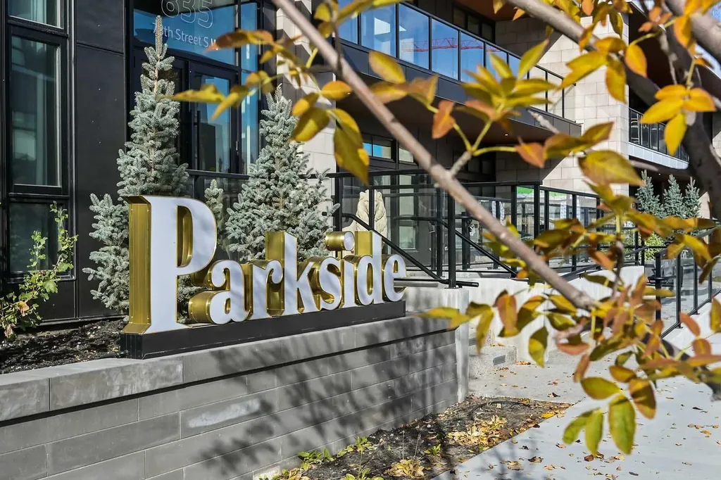 835 78 Street SW Calgary AB T3H6H6