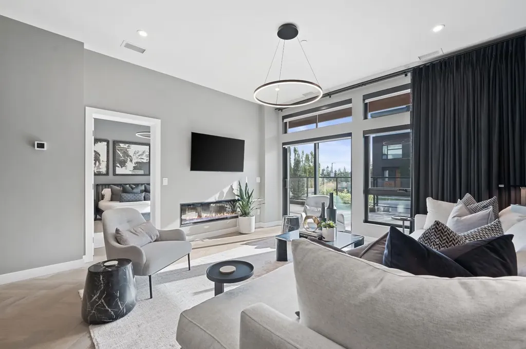 835 78 Street SW Calgary AB T3H6H6