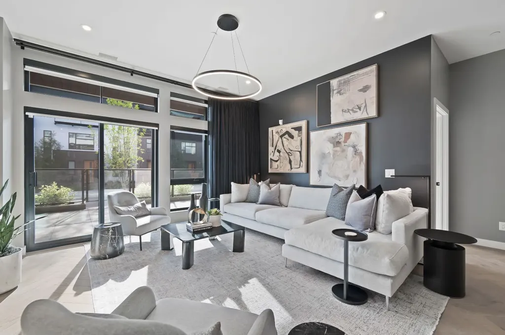 835 78 Street SW Calgary AB T3H6H6