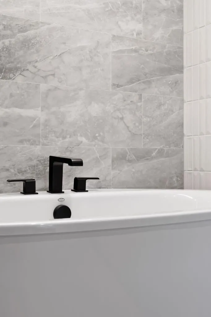 835 78 Street SW Calgary AB T3H6H6