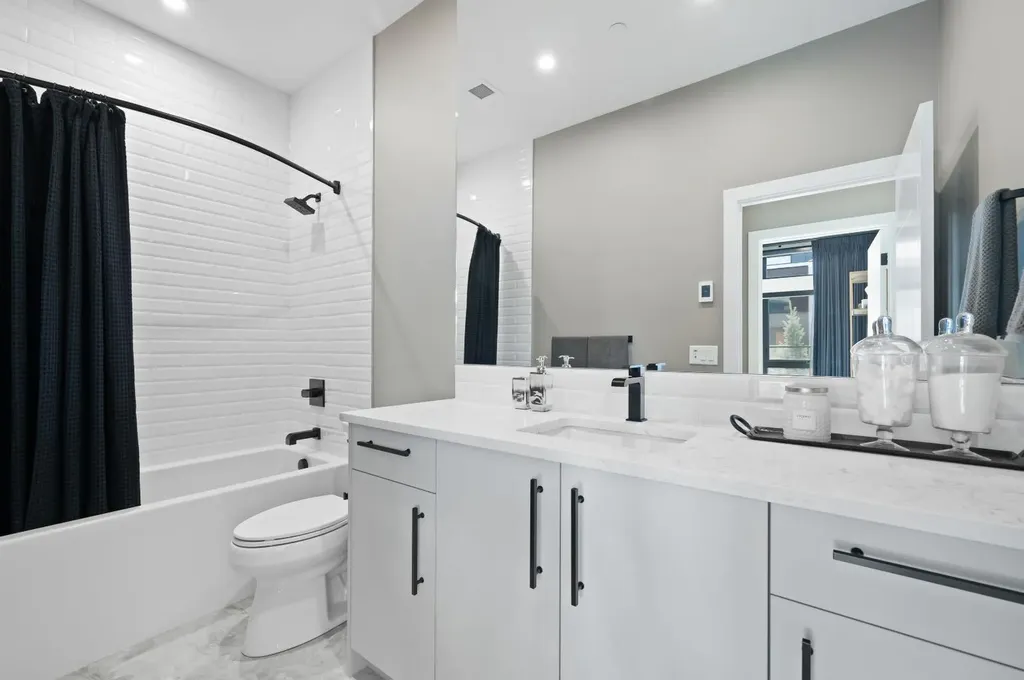 835 78 Street SW Calgary AB T3H6H6