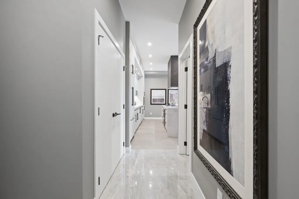 835 78 Street SW Calgary AB T3H6H6