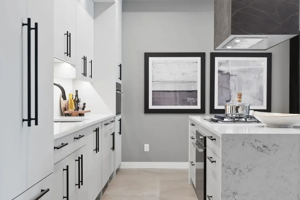 835 78 Street SW Calgary AB T3H6H6
