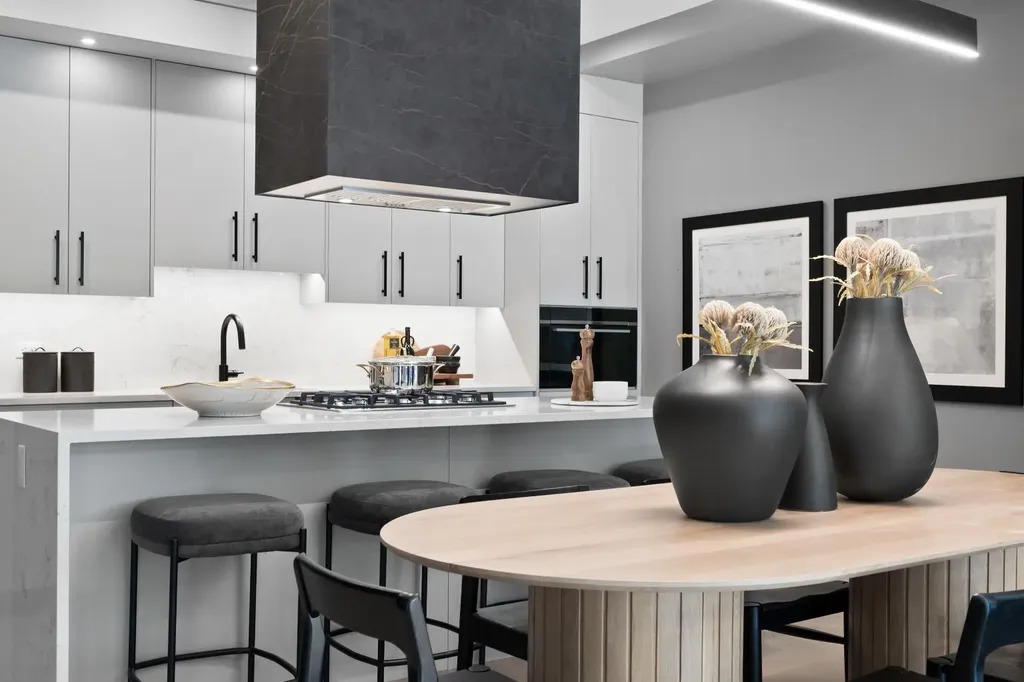 835 78 Street SW Calgary AB T3H6H6