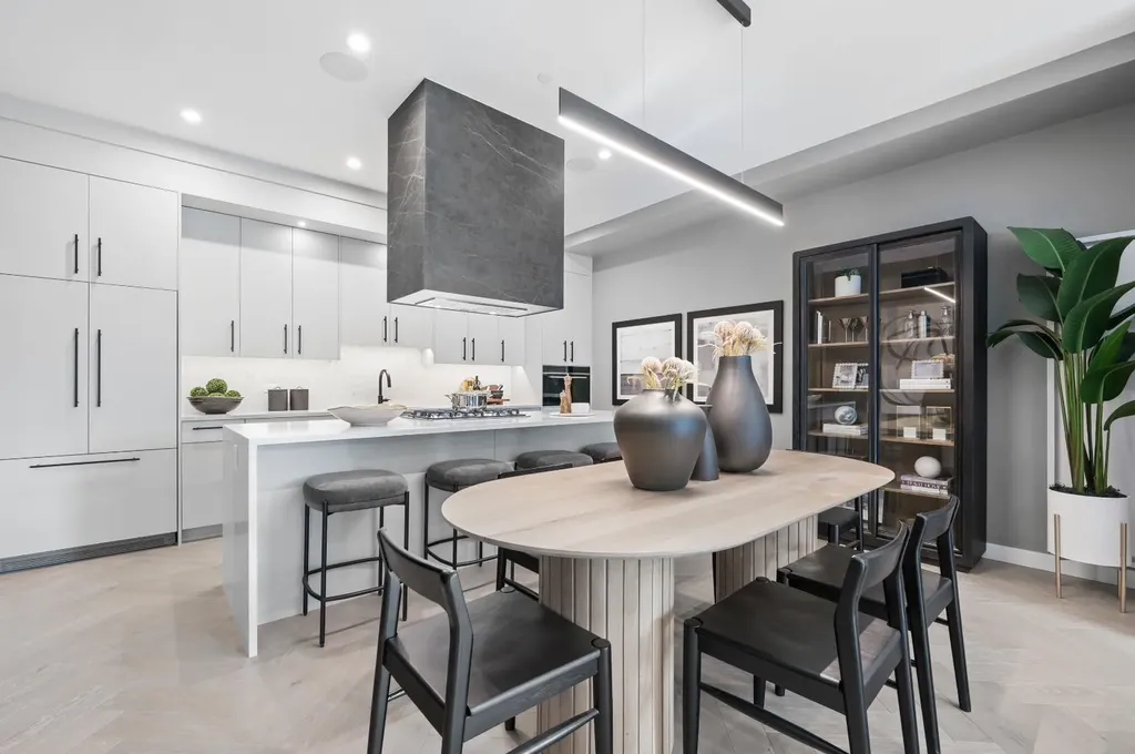 835 78 Street SW Calgary AB T3H6H6
