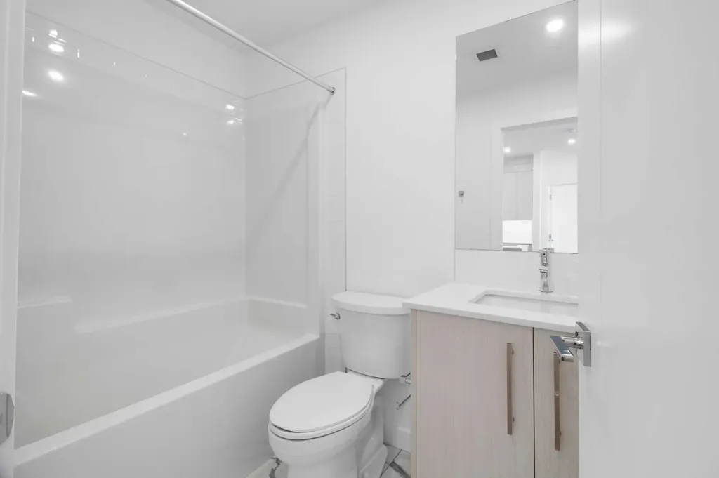 6 Merganger Drive W Chestermere AB T1X2Y2