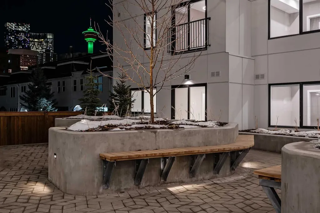 310 15 Avenue SW Calgary AB T2R 1S9
