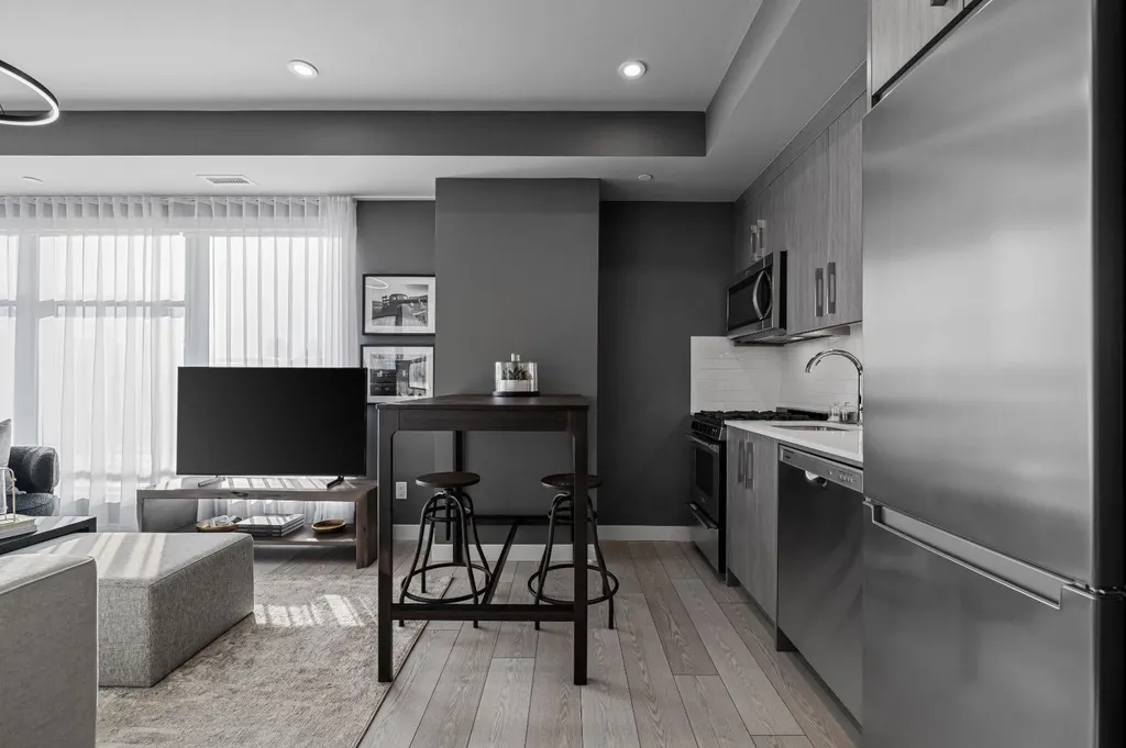 310 15 Avenue SW Calgary AB T2R 1S9