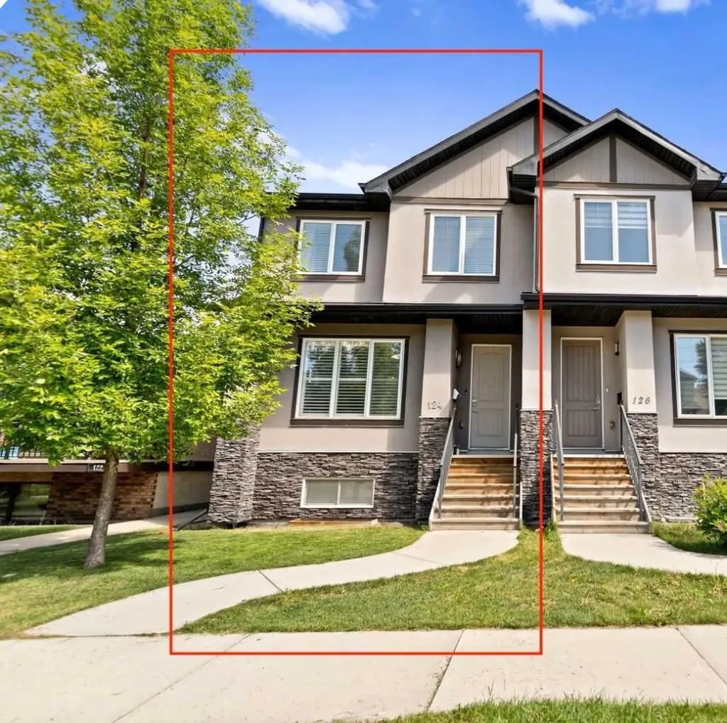124 25 Avenue NE Calgary AB T2X 1X8