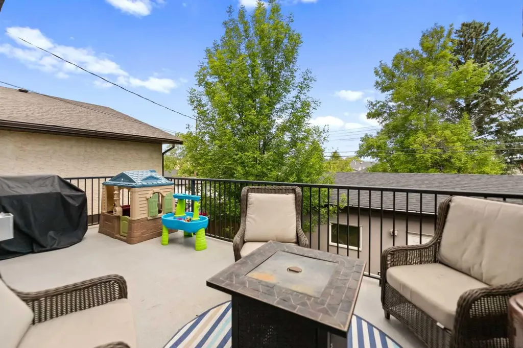 124 25 Avenue NE Calgary AB T2X 1X8