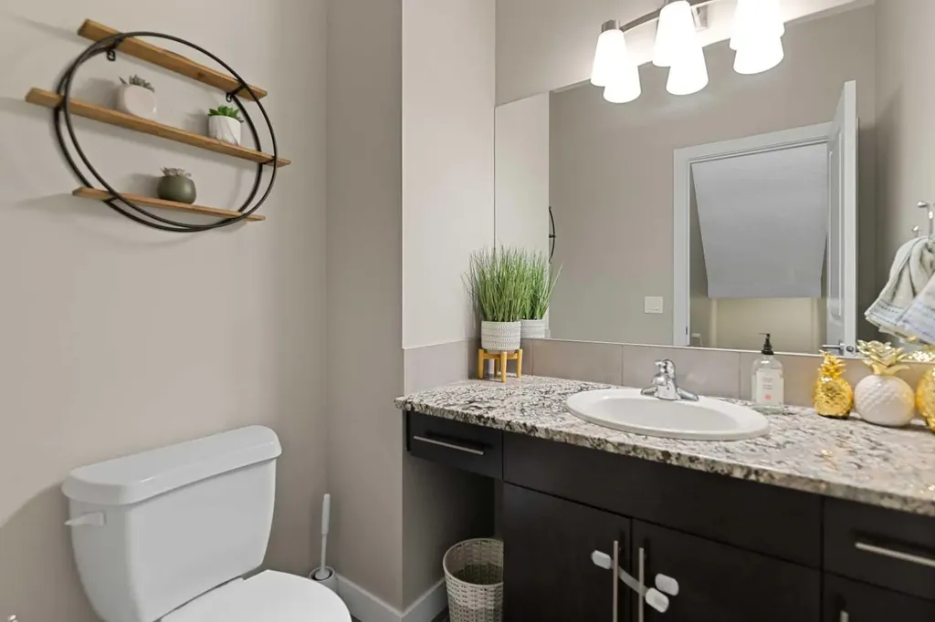 124 25 Avenue NE Calgary AB T2X 1X8