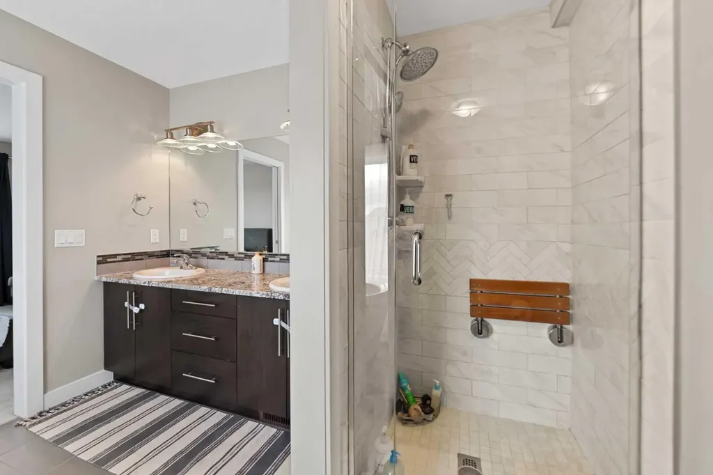 124 25 Avenue NE Calgary AB T2X 1X8