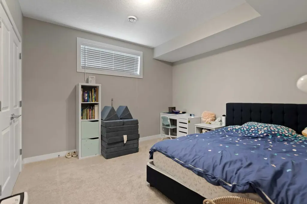 124 25 Avenue NE Calgary AB T2X 1X8