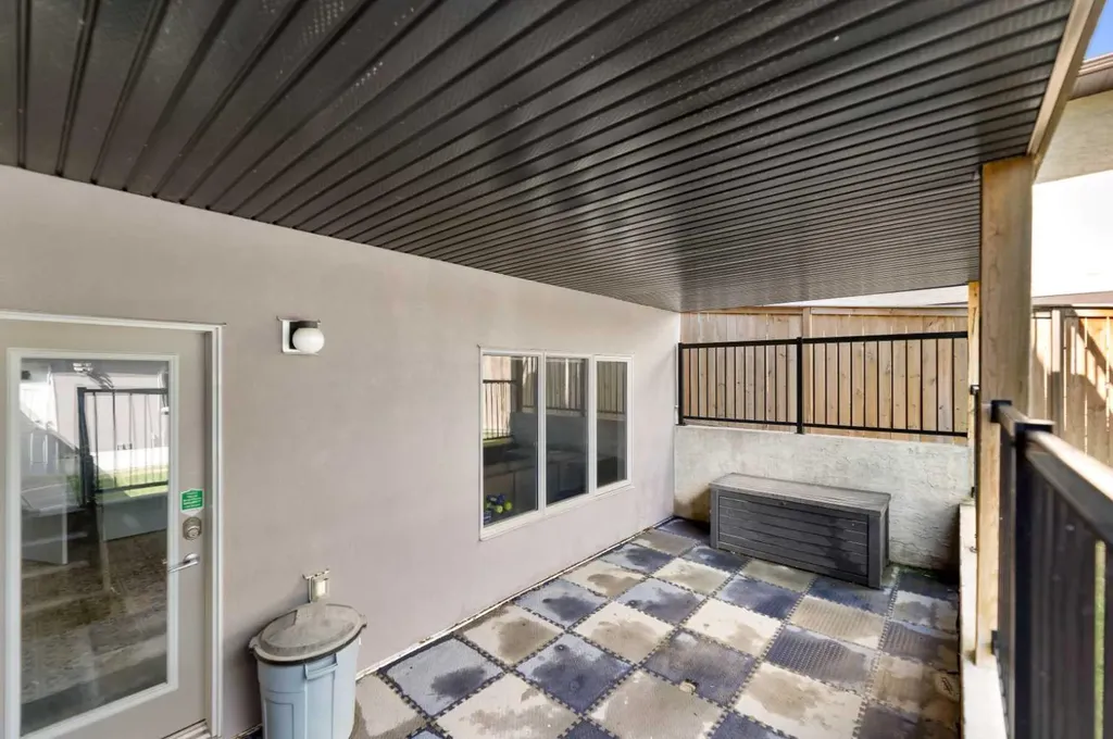 124 25 Avenue NE Calgary AB T2X 1X8